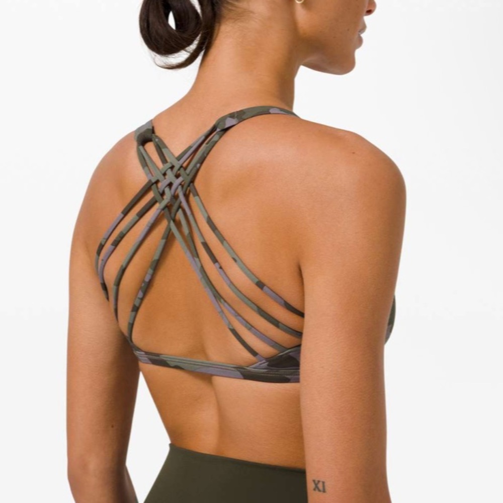 Lululemon Free to Be Bra
Wild *Light Support, A/B Cup - Heritage 365 Camo Dusky